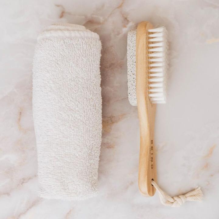 Bamboo foot brush | sustainable foot cleaner